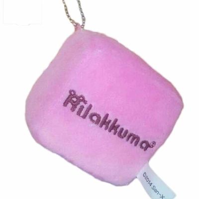 正方形のピンクくまPlush Keychainは吊り下げ式の仕掛がカスタマイズする人形を詰めた