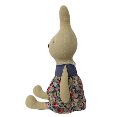 通気性のバニーはPlushおもちゃの花のスカートのウサギの柔らかいおもちゃを詰めた