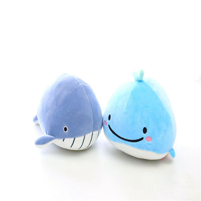 淡いブルーの魚はPlushおもちゃを詰めた