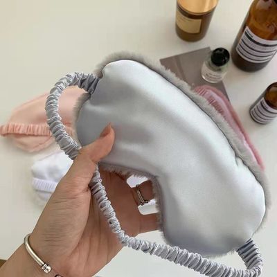20cmの女の子の中心のウサギの毛のゴムひもの仮眠のPlush目マスクの柔らかいおもちゃの付属品