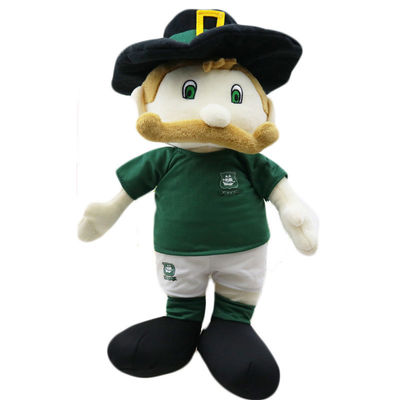髭がある兵士のマンガのキャラクタはPlushおもちゃを詰めた