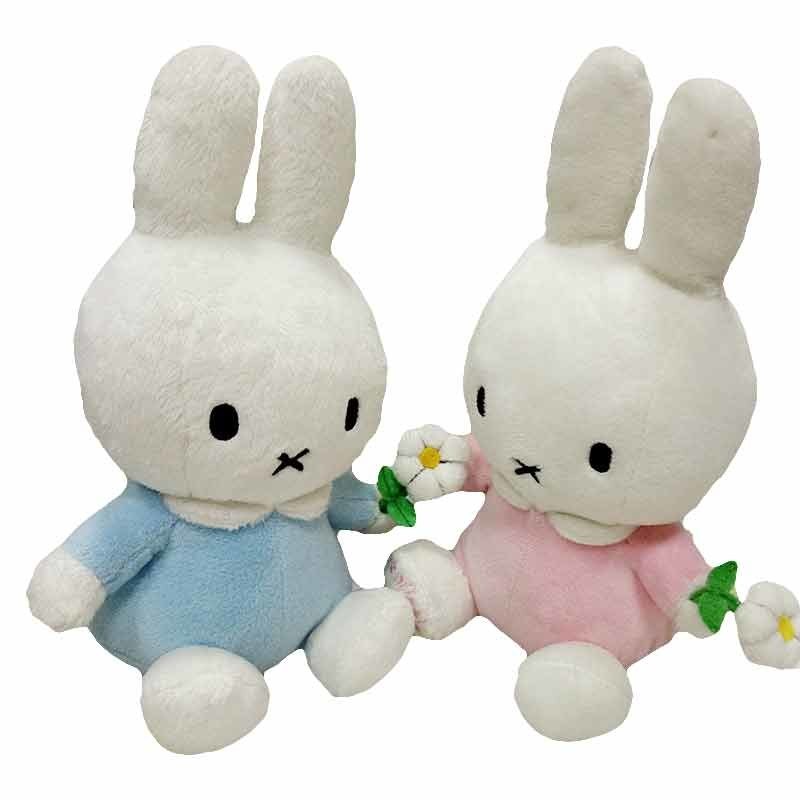 バレンタイン デーの短いPlushカップルのバニーの人形
